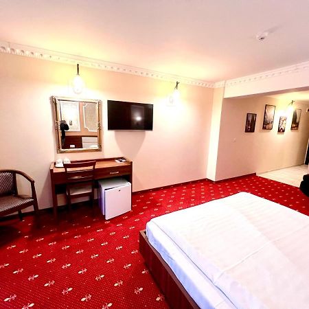 Complex Azar Hotel Galaţi Buitenkant foto