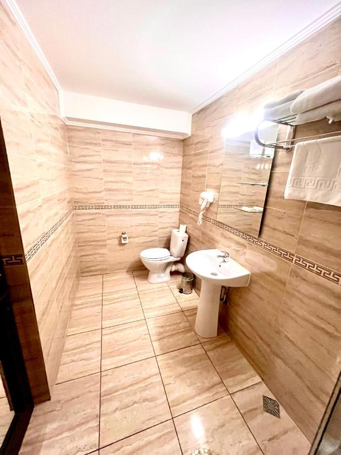 Complex Azar Hotel Galaţi Buitenkant foto