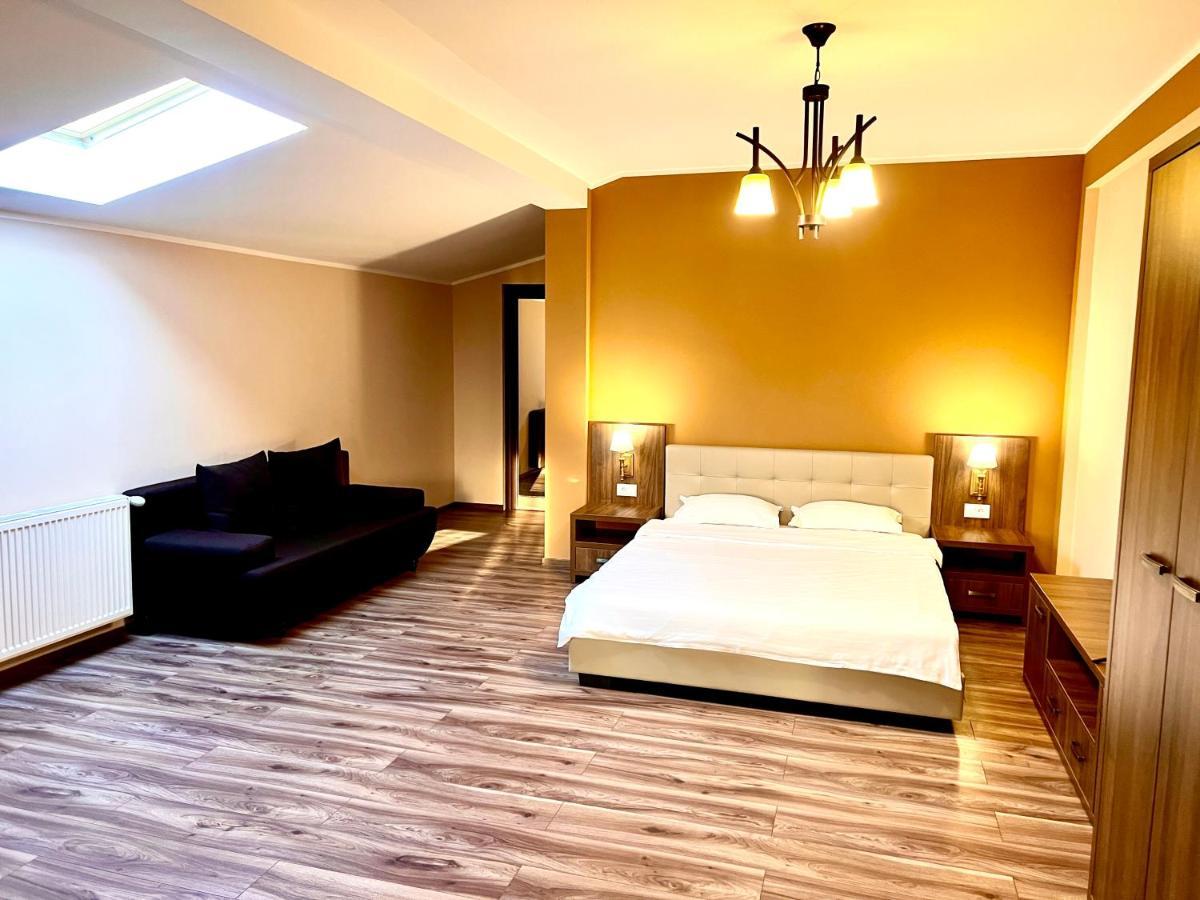 Complex Azar Hotel Galaţi Buitenkant foto