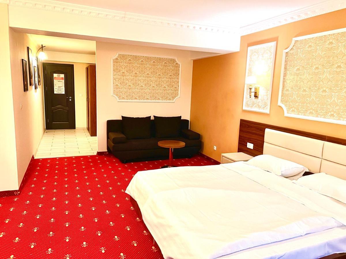 Complex Azar Hotel Galaţi Buitenkant foto