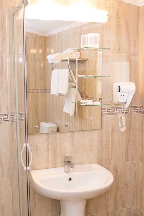 Complex Azar Hotel Galaţi Buitenkant foto