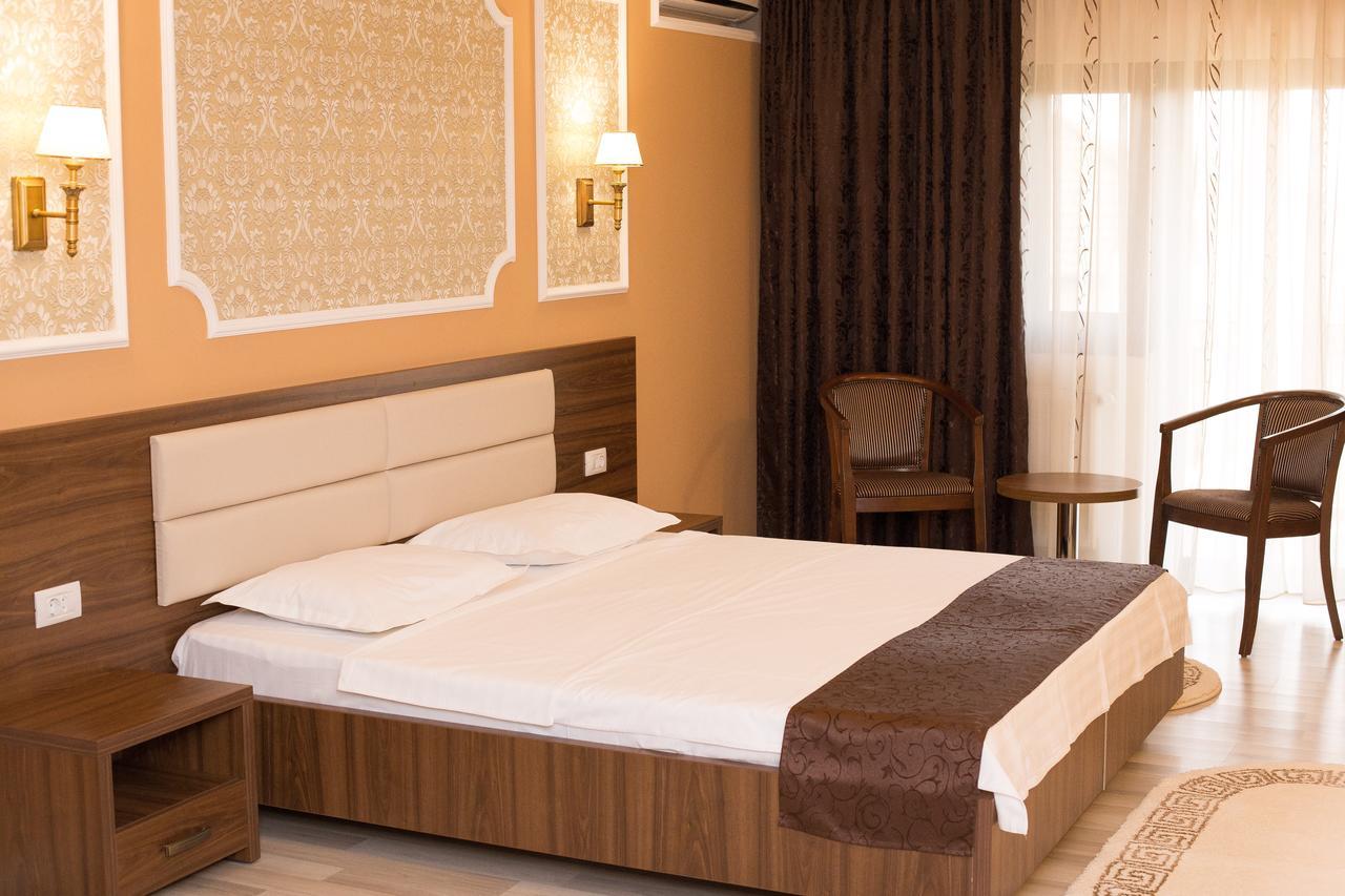 Complex Azar Hotel Galaţi Buitenkant foto