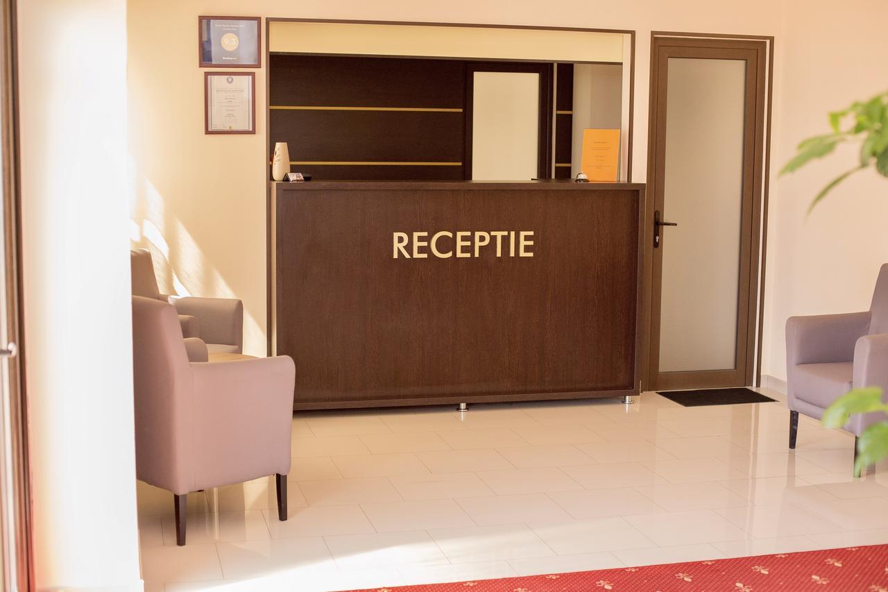Complex Azar Hotel Galaţi Buitenkant foto